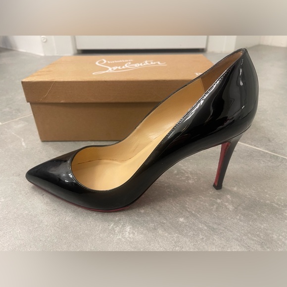Christian Lounoutin patent leather 85mm heel, size 39 iconic red sole. - Picture 4 of 11
